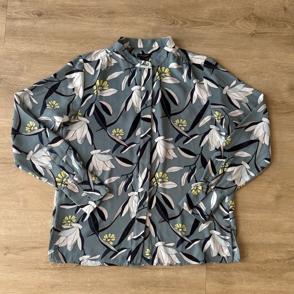 Ann Taylor Tops - Ann Taylor Floral Blouse Blue Yellow SZ XS Spring Summer